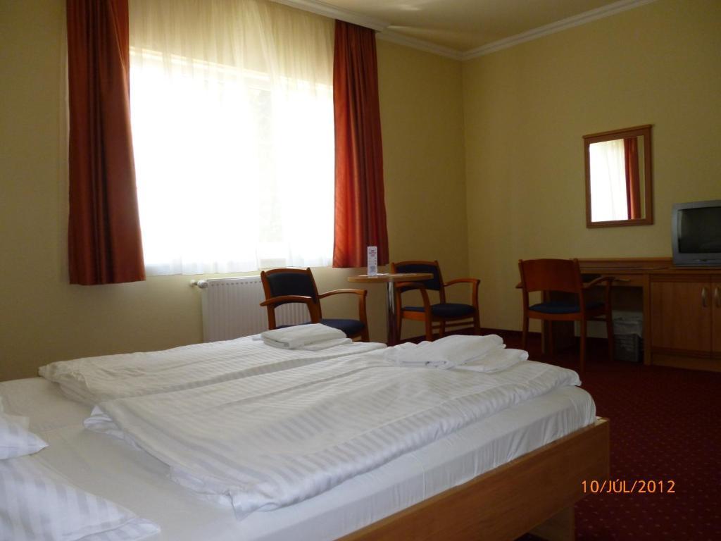 Hotel Paprika Hegyeshalom Room photo